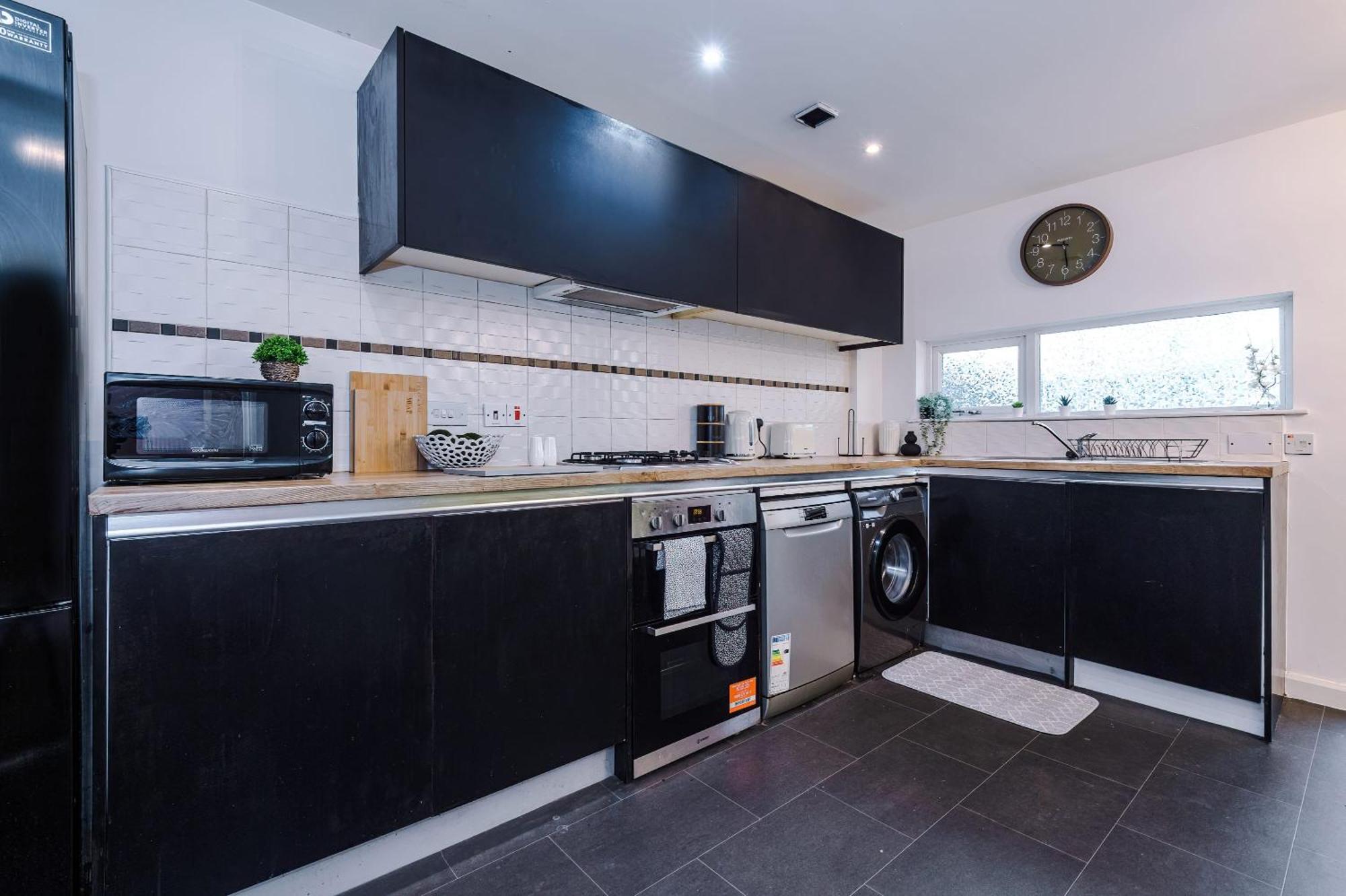 Rest&Recharge At A Spacious Townhouse By The Etihad Villa Manchester Exterior photo